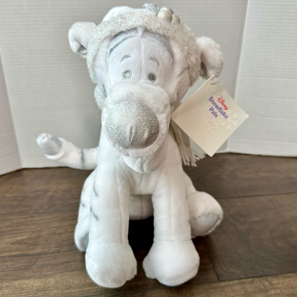 Disney Store Tigger Snowflake Pals Plush Stuffed Animal -  Winnie the Pooh